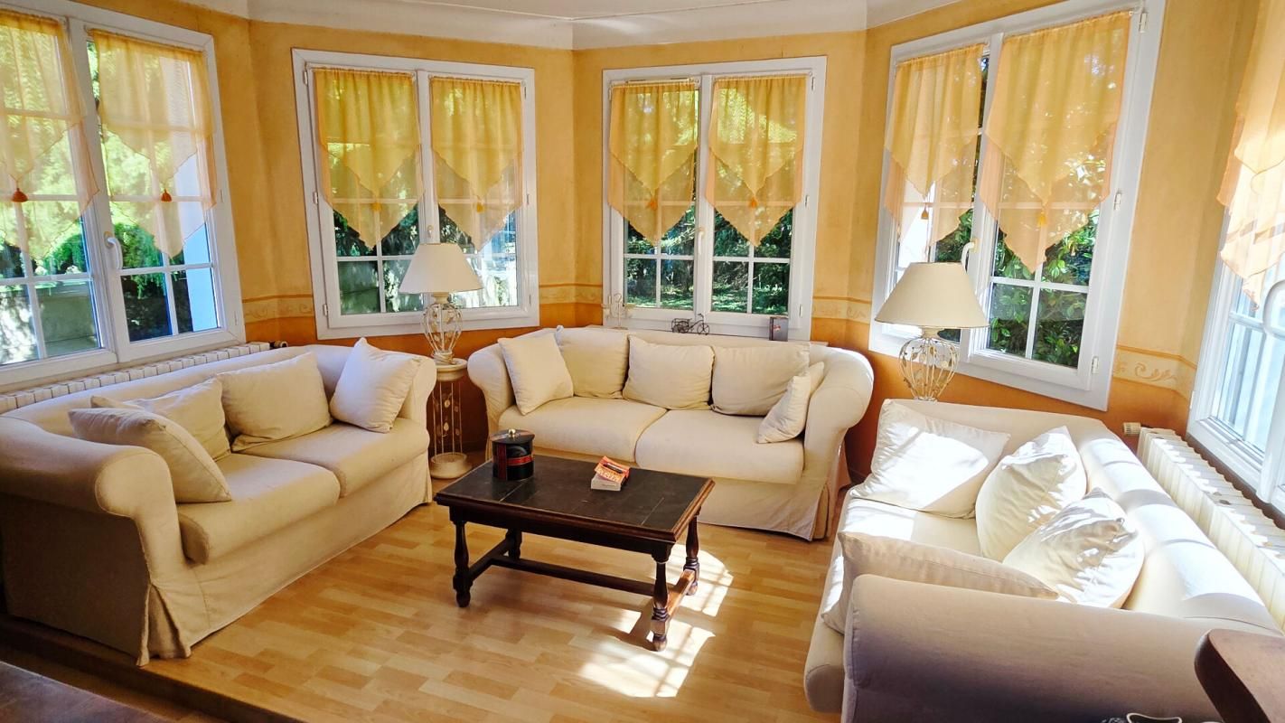 CHAUVE Propriété boisée de 6 531 m² avec Maison 5 chambres/168m² (sur sous-sol intégral) + hangar 400m² + carport/préau 90m² 4