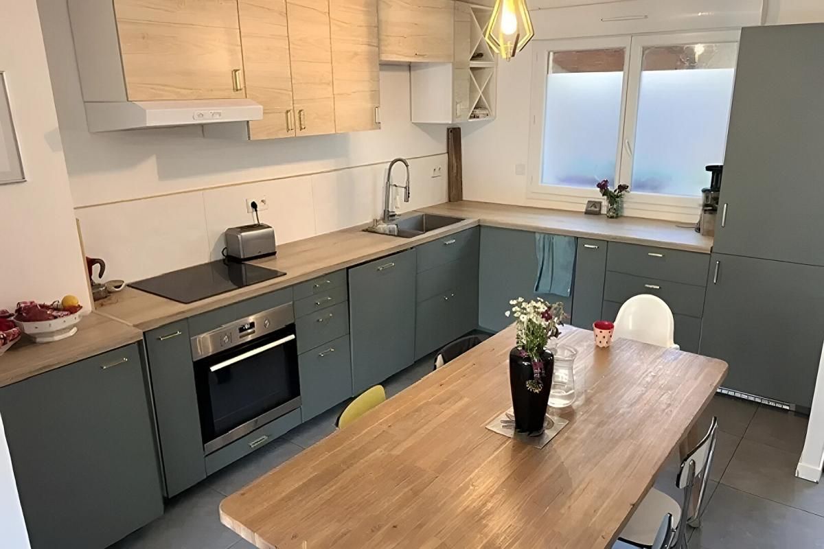 NEUVILLE-SUR-SAONE NEUVILLE SUR SAONE. Duplex 4 pièces 87m2 avec terrasse et parking abrité privé et sécurisé 2