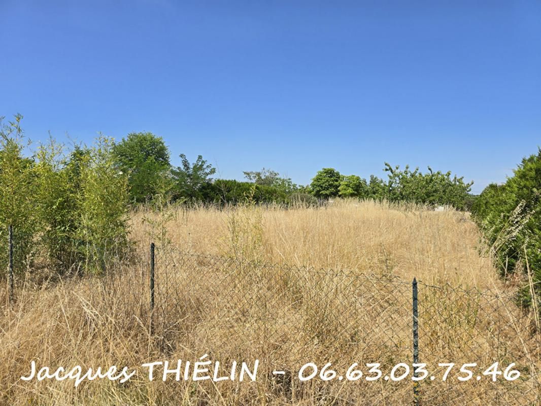 LONGUE-JUMELLES TERRAIN A BATIR 3