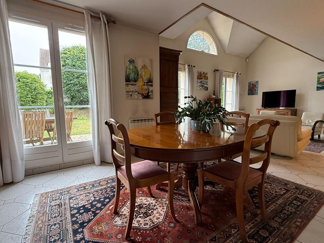 AUVERS-SUR-OISE Maison à Auvers Sur Oise, 7 pièce(s) 142 m2, Parc du Château 2