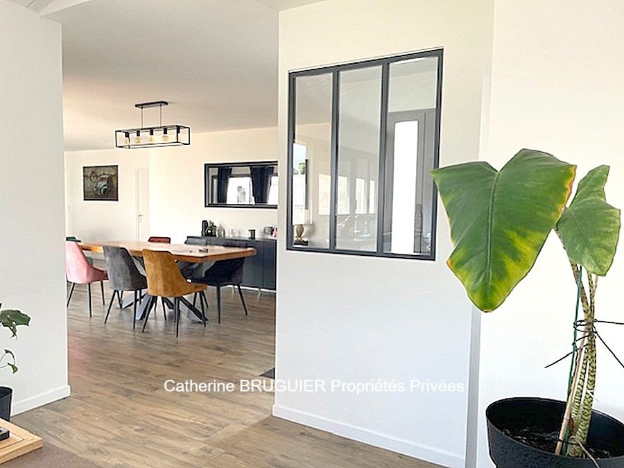 SAINT-SAUVEUR-D'AUNIS Maison de plain pied 2022, 3 chambres, bureau, 122 m2 2