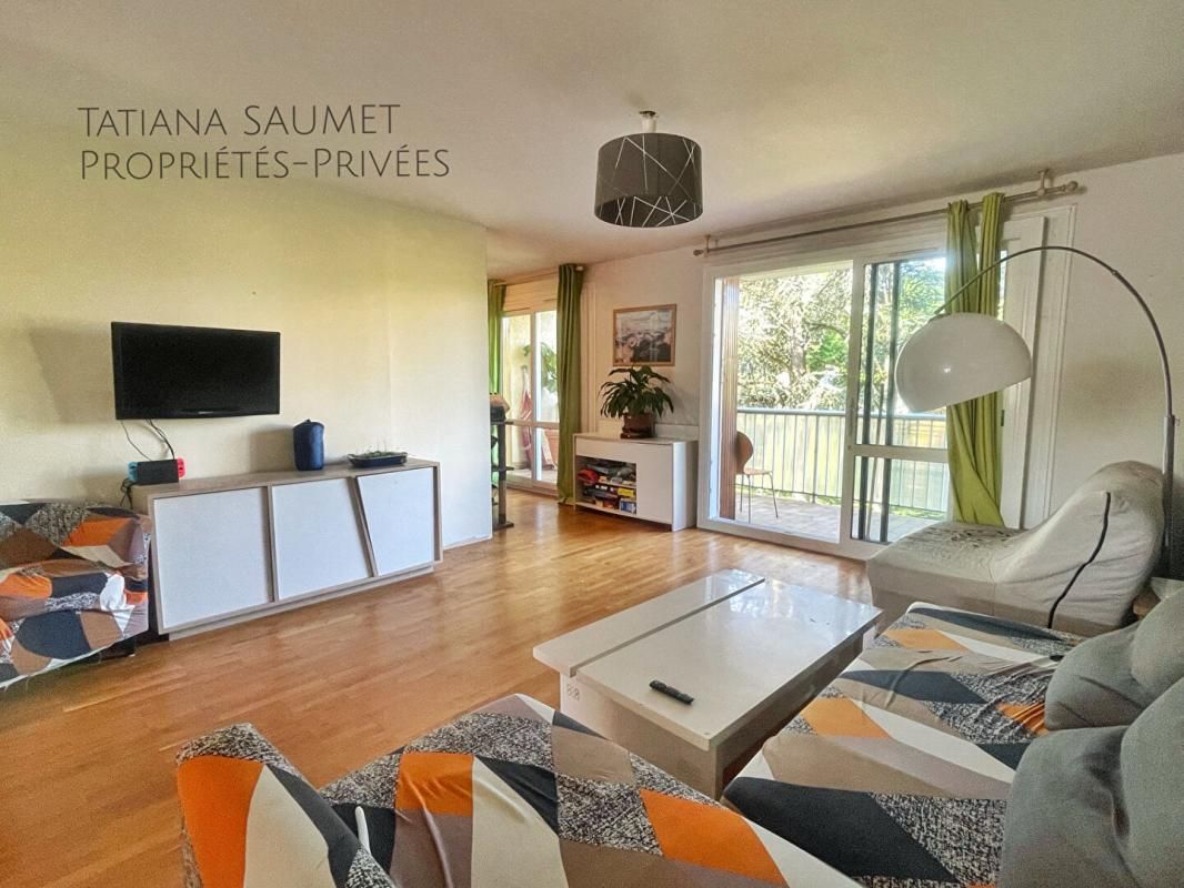 FONTAINES-SUR-SAONE Appartement Fontaines-sur-Saône 5 pièce(s) 104 m2 1
