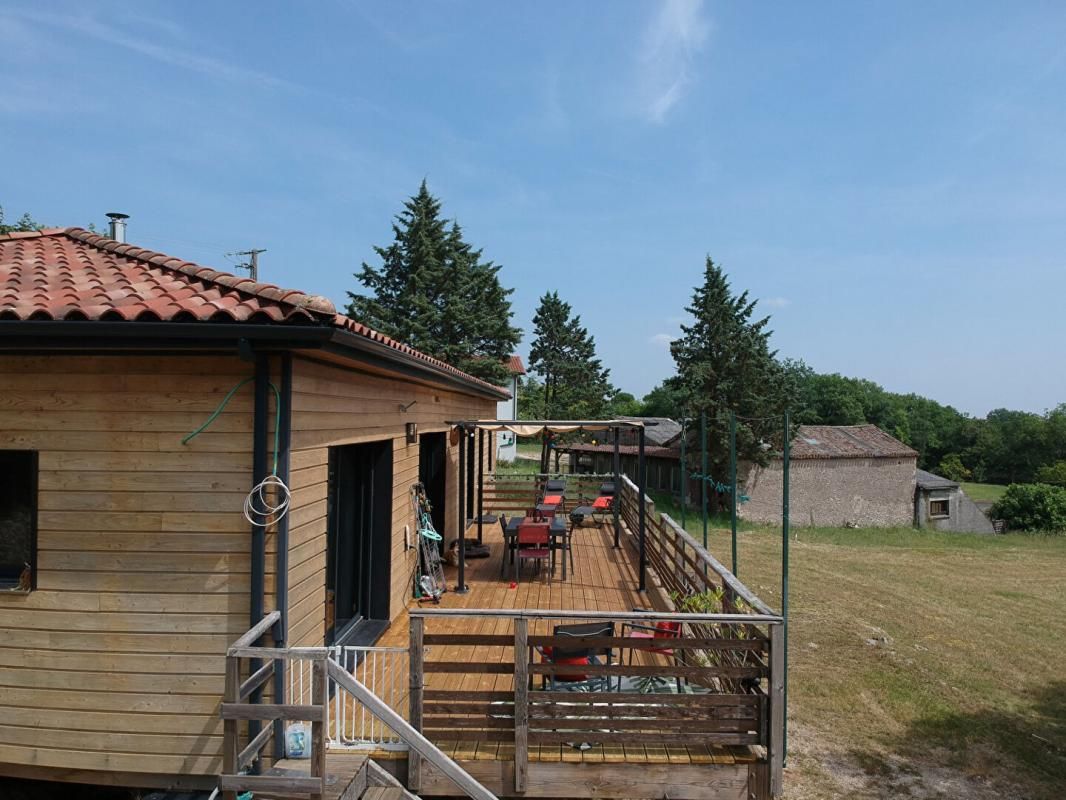 CAHORS Maison bois de plain-pied dans un bel environnement 2