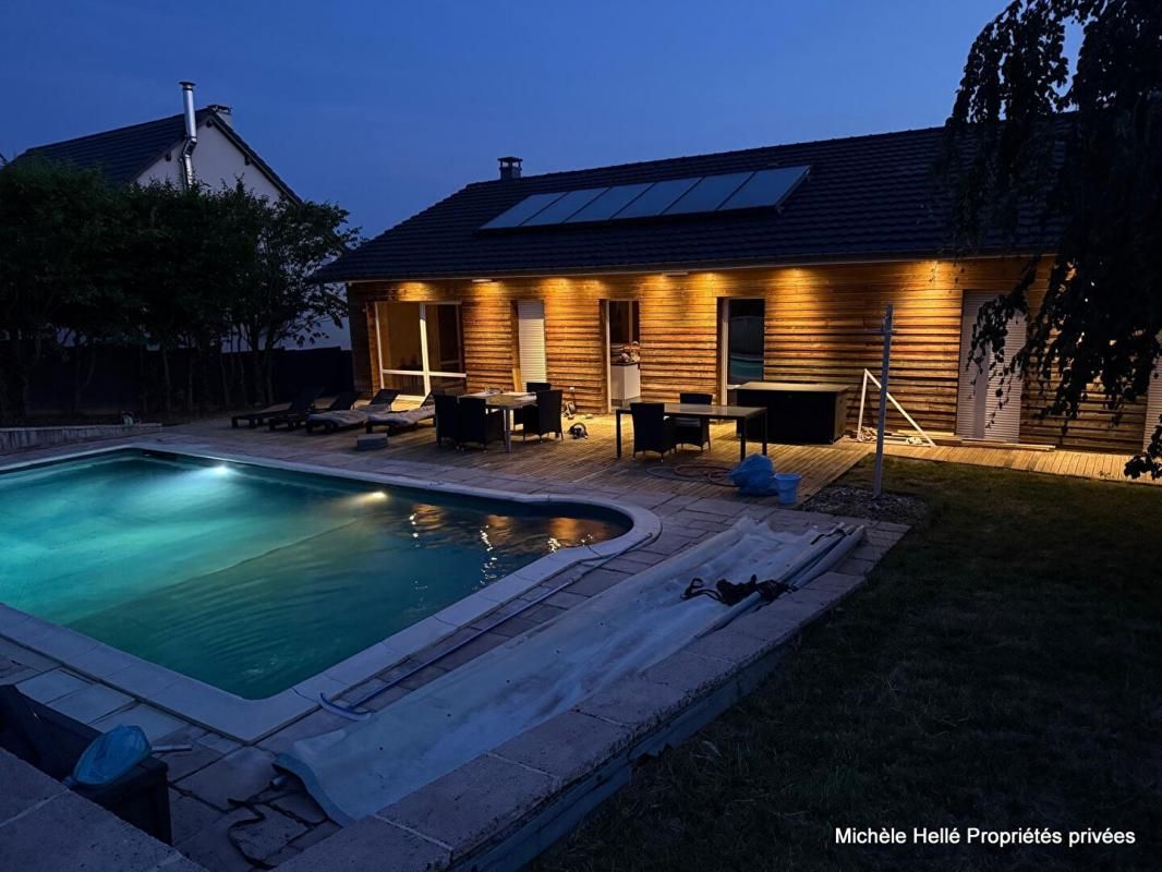 Maison Villa sans vis à vis 7 pièce(s) 200 m2 de plain pied et 85m2 en sous sol, DPE:B