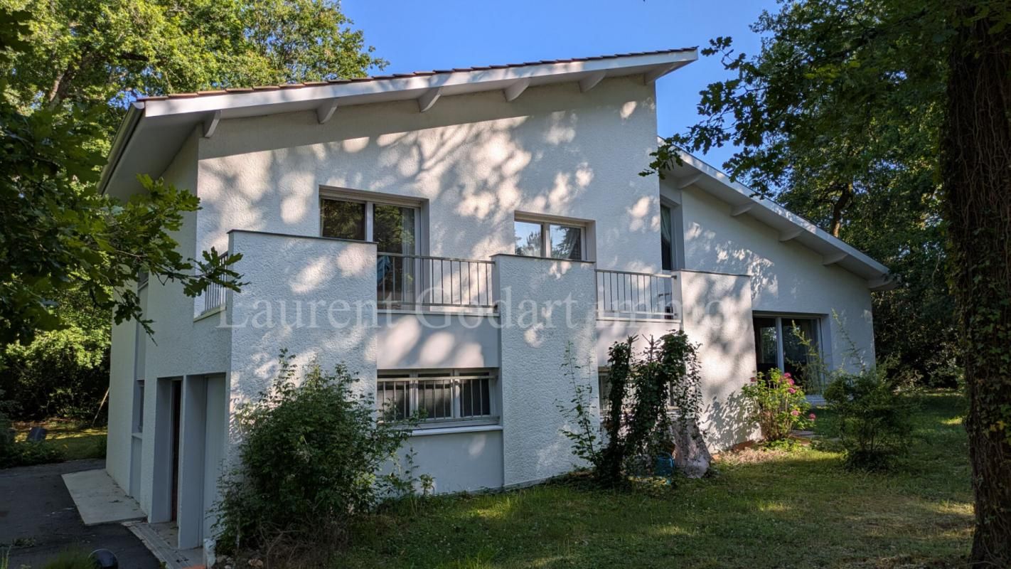CESTAS Maison de 186m² avec 6 chambres et garage double 2