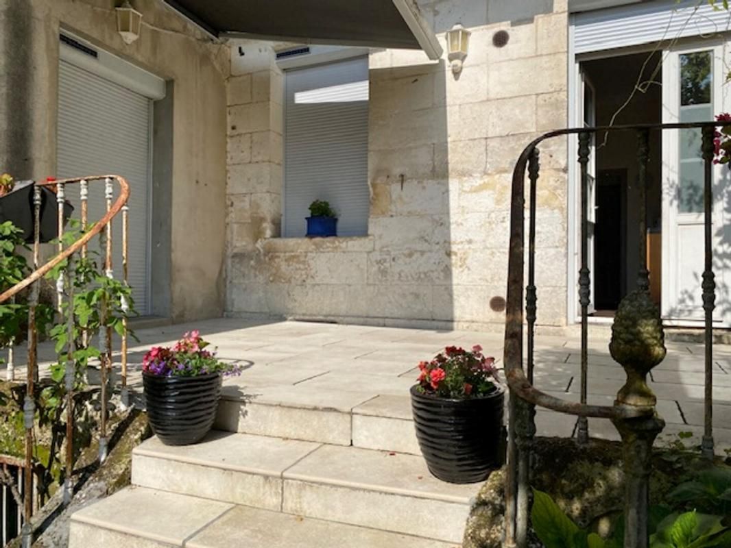 RIBERAC Demeure bourgeoise type hôtel particulier sur 257m2 habitable environ, plus grange en centre ville 2