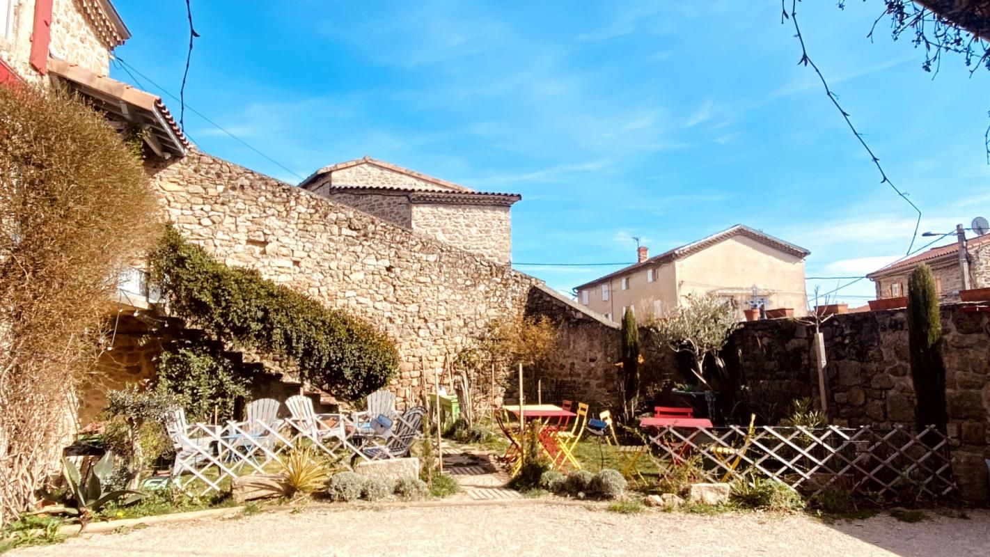 SAINT-CYR Maison de village Saint Cyr 5 pièce(s) 135 m2 1