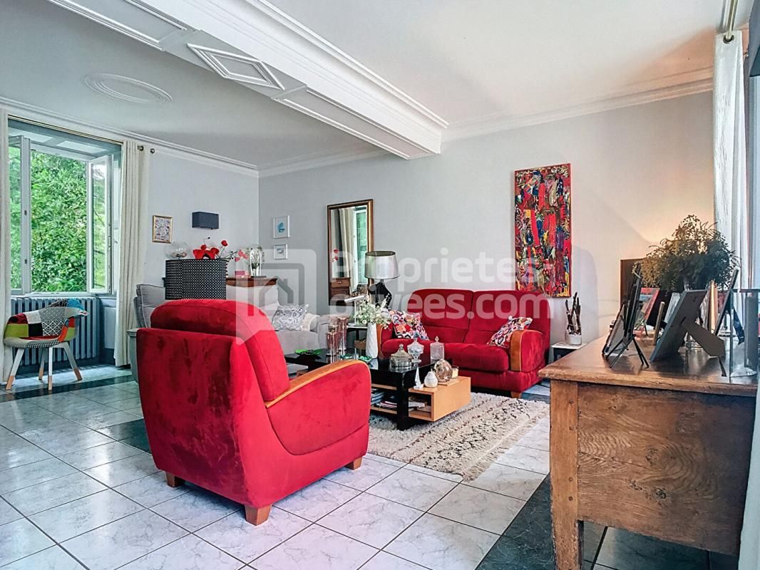 BRESSUIRE Maison Bressuire 205m² 3