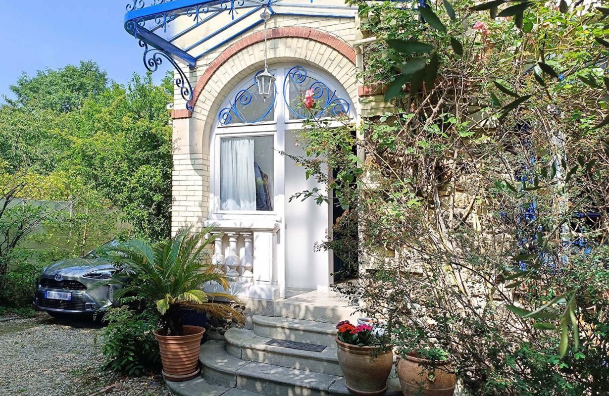 NEUILLY-PLAISANCE Maison bourgeoise 191m² 9 pièces Neuilly Plaisance (93360) 2