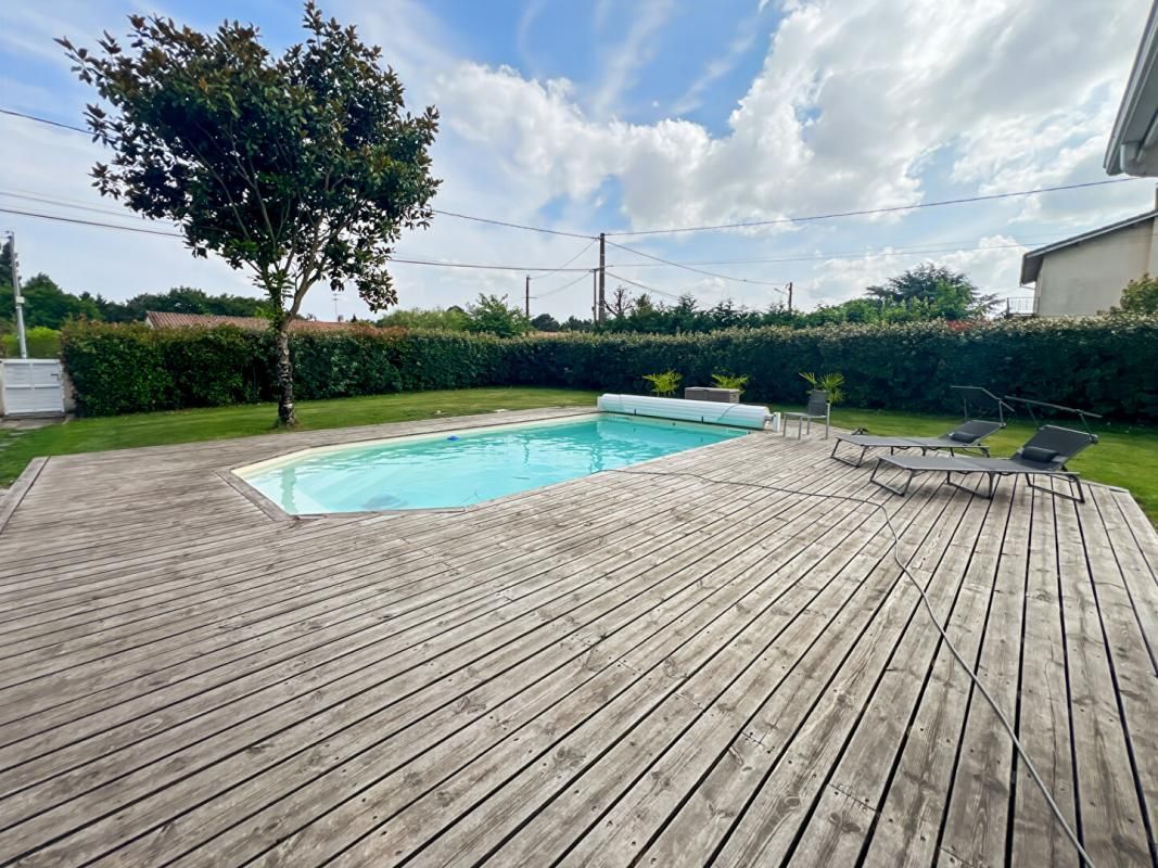 ARSAC Maison Arsac 4 pièce(s) 142 m2 4