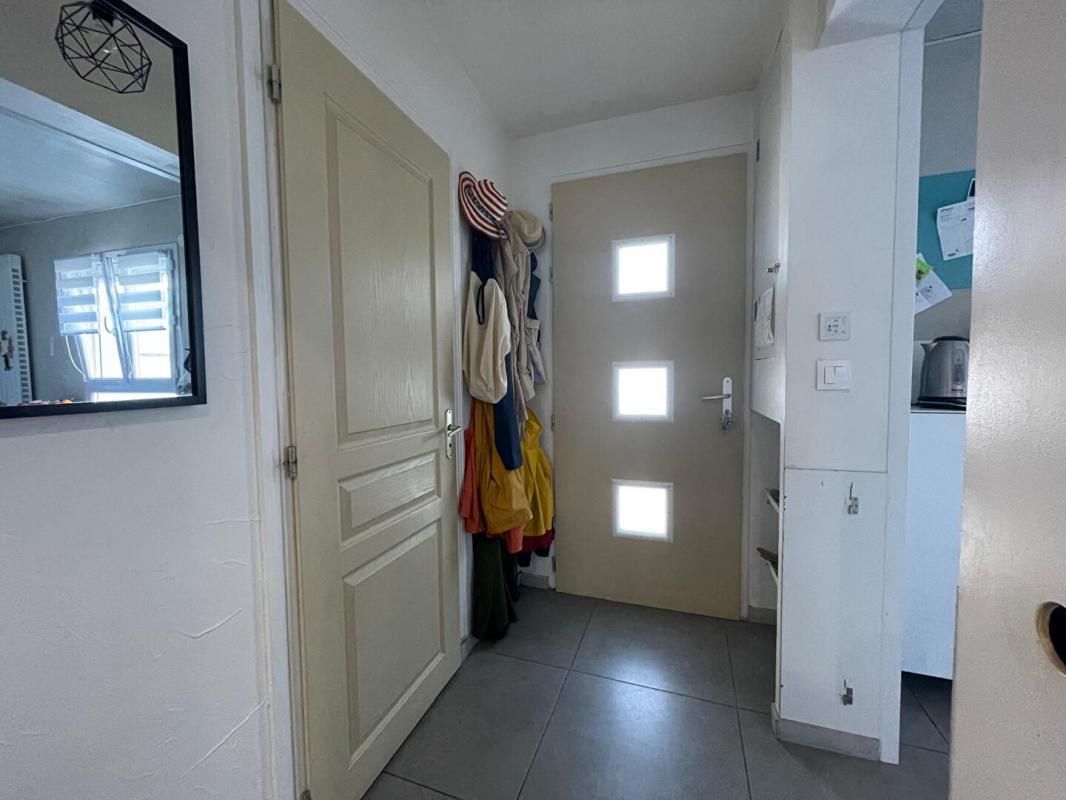 SAINT-NAZAIRE Maison 4 chambres ( dont 2 au rdc ) - 2 salles d'eau - jardin et garage 3