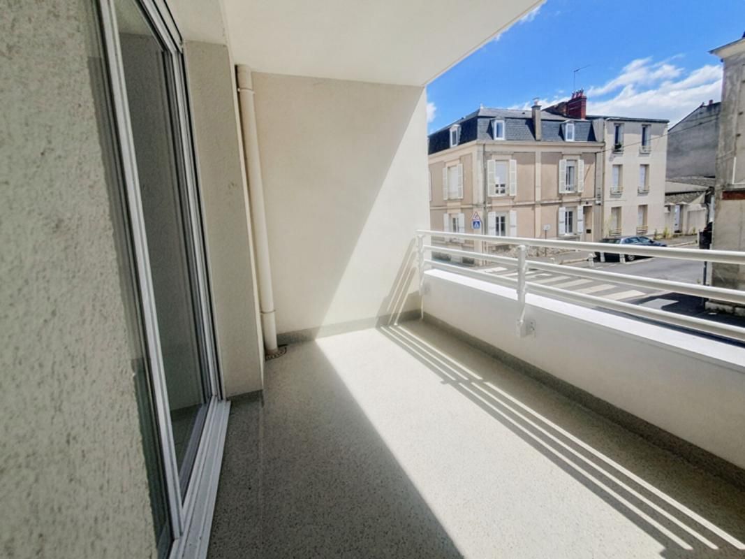 ANGERS Appartement de type 3 de 75.19 m² à Angers avec une terrasse, un garage au sous-sol 3