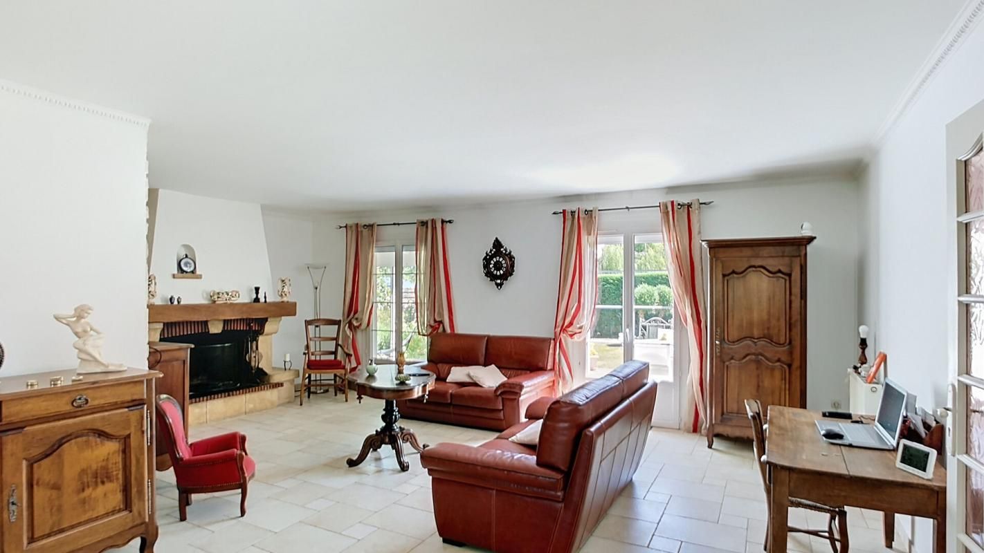 NOUAILLE-MAUPERTUIS Maison Nouaillé-Maupertuis 5 pièce(s) 159 m2 4