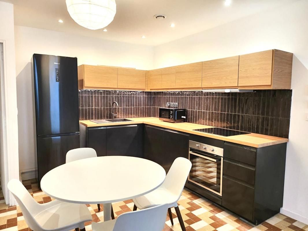 MARSEILLE-3E-ARRONDISSEMENT Colocation pour 4 dont 2 chambres avec salle de bains privées 3