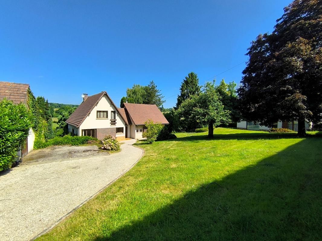 LYONS-LA-FORET Lot de 2 maisons indépendantes Lyons La Foret 10 pièce(s) 229 m2 1