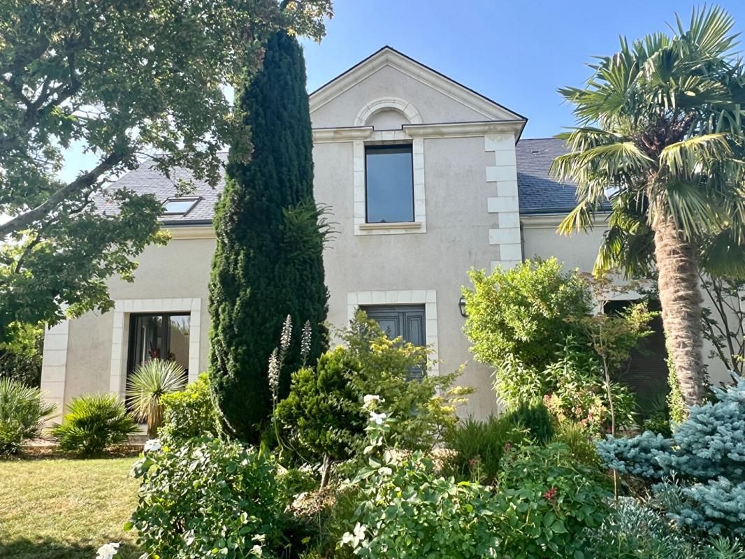 VILLA 200 m2 A VENDOME SANS TRAVAUX QUARTIER RECHERCHE