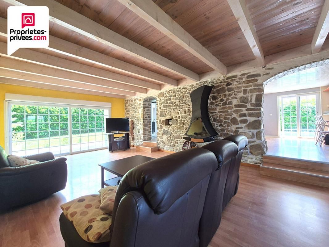 SAINT-CERGUES Maison en pierre 6 pièces 172 m² - Terrain clos avec piscine - St-Cergues 74140 4