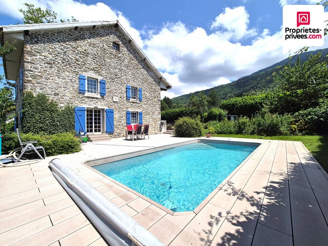 SAINT-CERGUES Maison en pierre 6 pièces 174 m²  - Terrain clos avec piscine - St-Cergues 74140 1