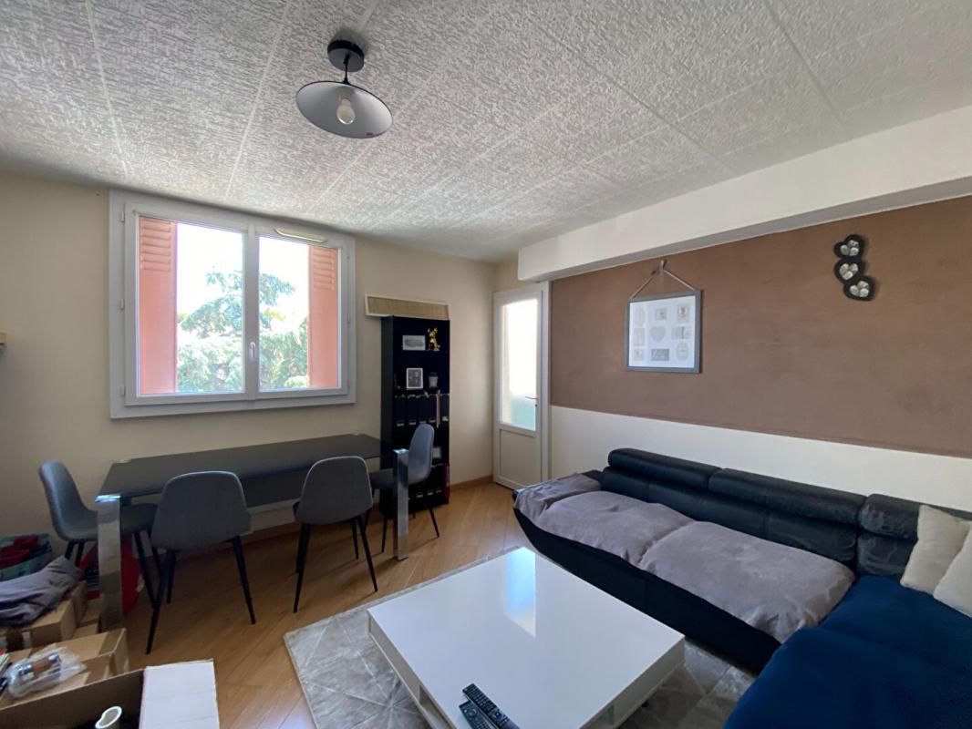ISTRES Appartement de type 3 avec cave privée 1