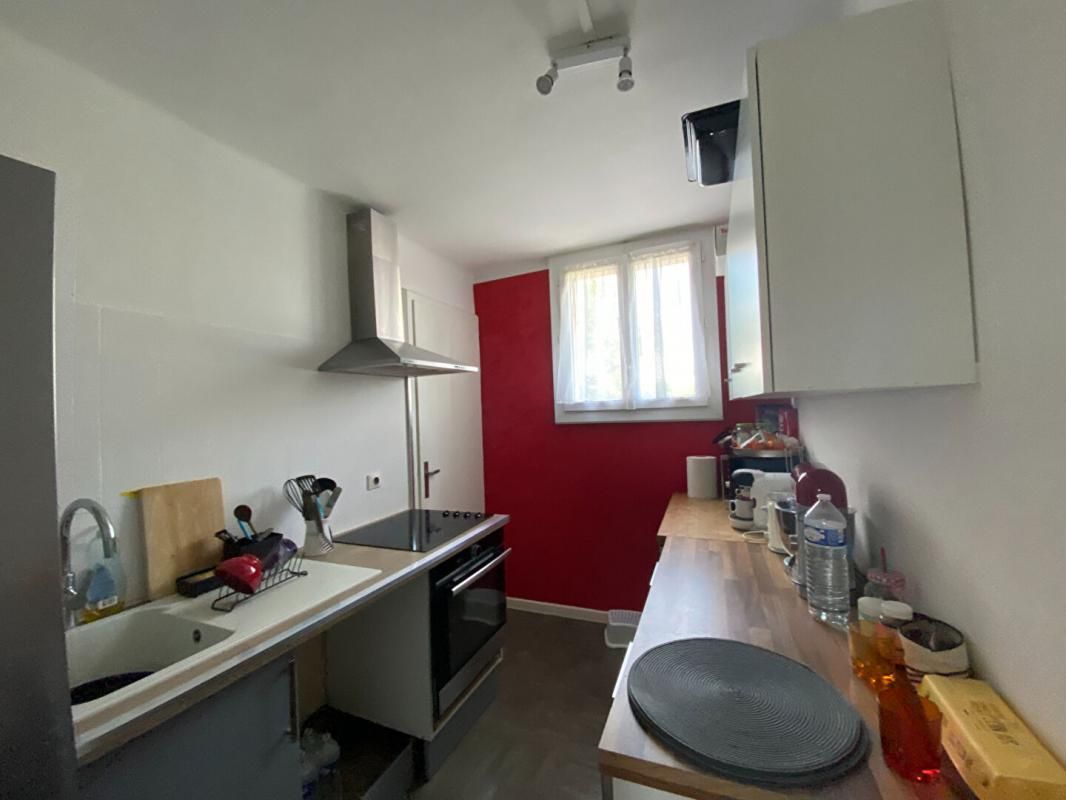ISTRES Appartement de type 3 avec cave privée 2