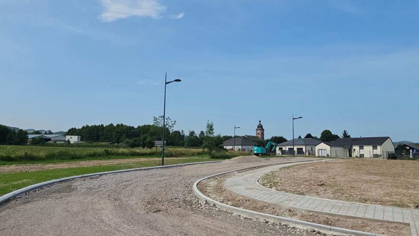 À VENDRE - Terrain totalement viabilisé à Corcieux (88) - L'emplacement parfait pour votre future maison familiale !