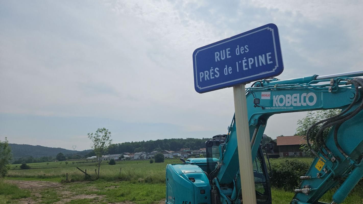 GRANGES-SUR-VOLOGNE À VENDRE - Terrain totalement viabilisé à Corcieux (88) - L'emplacement parfait pour votre future maison familiale ! 3