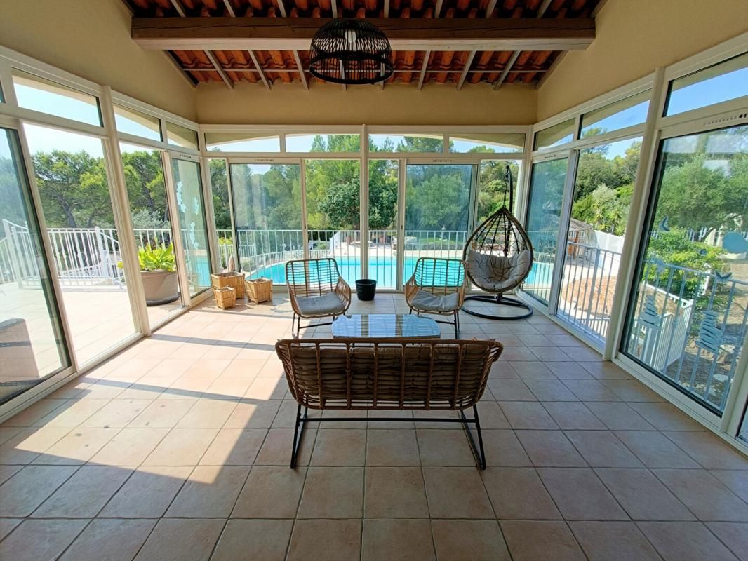 CUERS À Vendre, exceptionnel, en exclusivité, Maison Familiale de 205 m² avec Piscine à Débordement et Terrain Boisé de 13000 m² 3