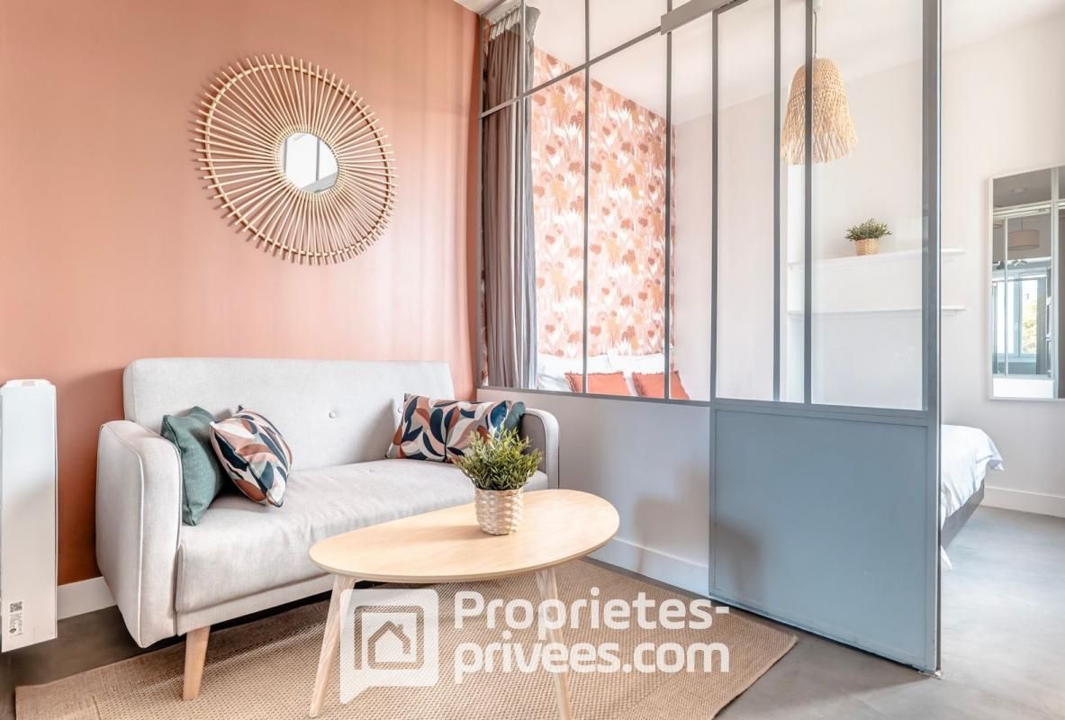 EXCLUSIVITE - À deux pas du marché de l'Olive & de la Halle Pajol - Paris 18ème - Un studio, du style et de l'astuce!
