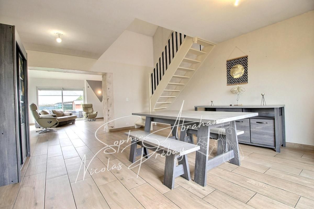BONNEVAL Maison en pierres avec jardin et double garage 3
