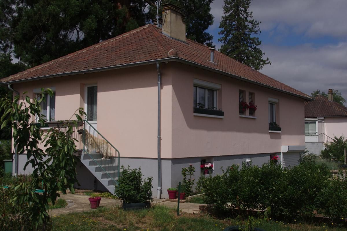 SAINT-LUBIN-DES-JONCHERETS Maison 4 pièce(s) 3 chambres sous-sol 62 m2 Saint Lubin des Joncherets au prix 187 200 HAI 2