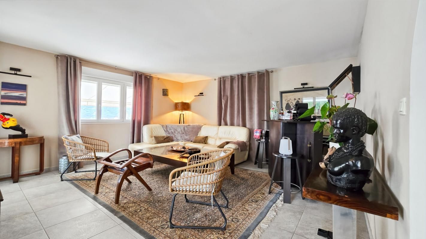 PROPRIANO Propriano, villa de standing 10 pièce(s) 205 m2, vue mer, plage à 50 m 2