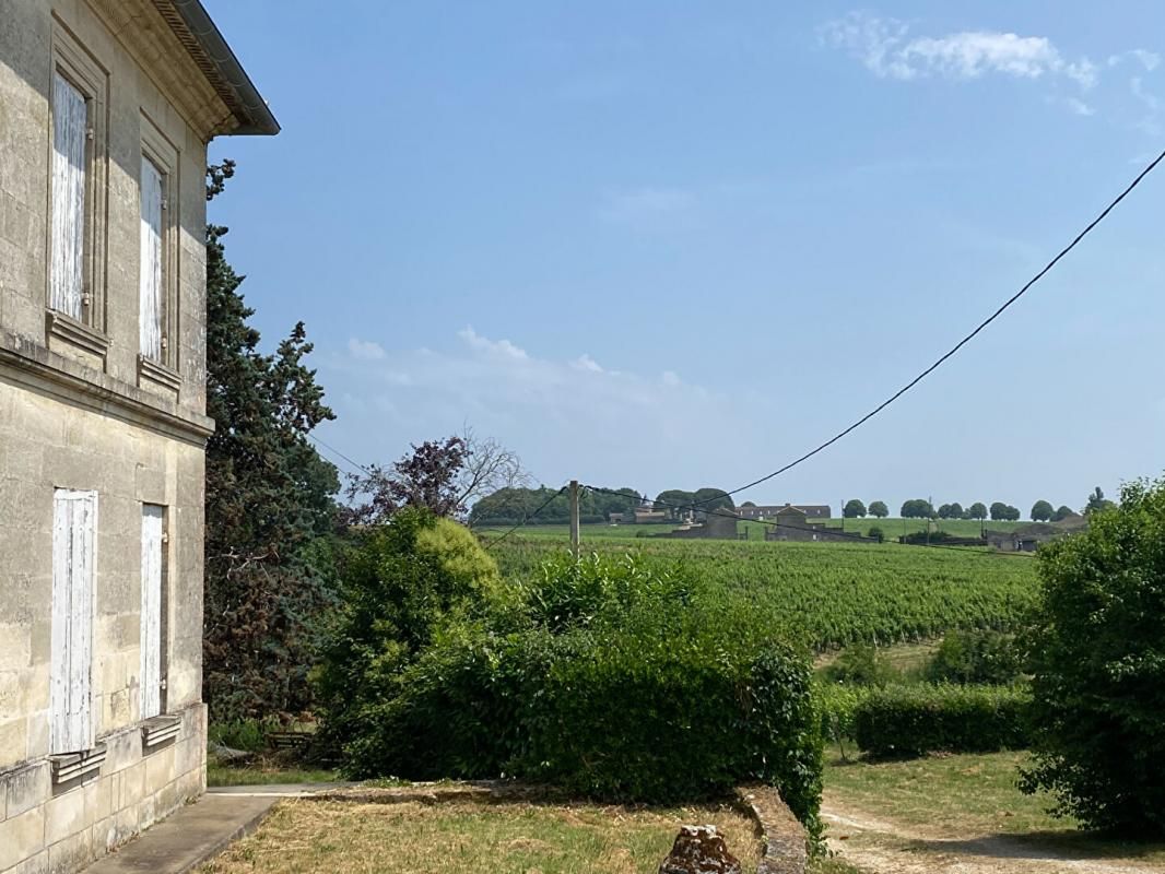 Opportunité confidentielle et rarissime : un château viticole d'exception au coeur de Saint-Georges-Saint-Émilion