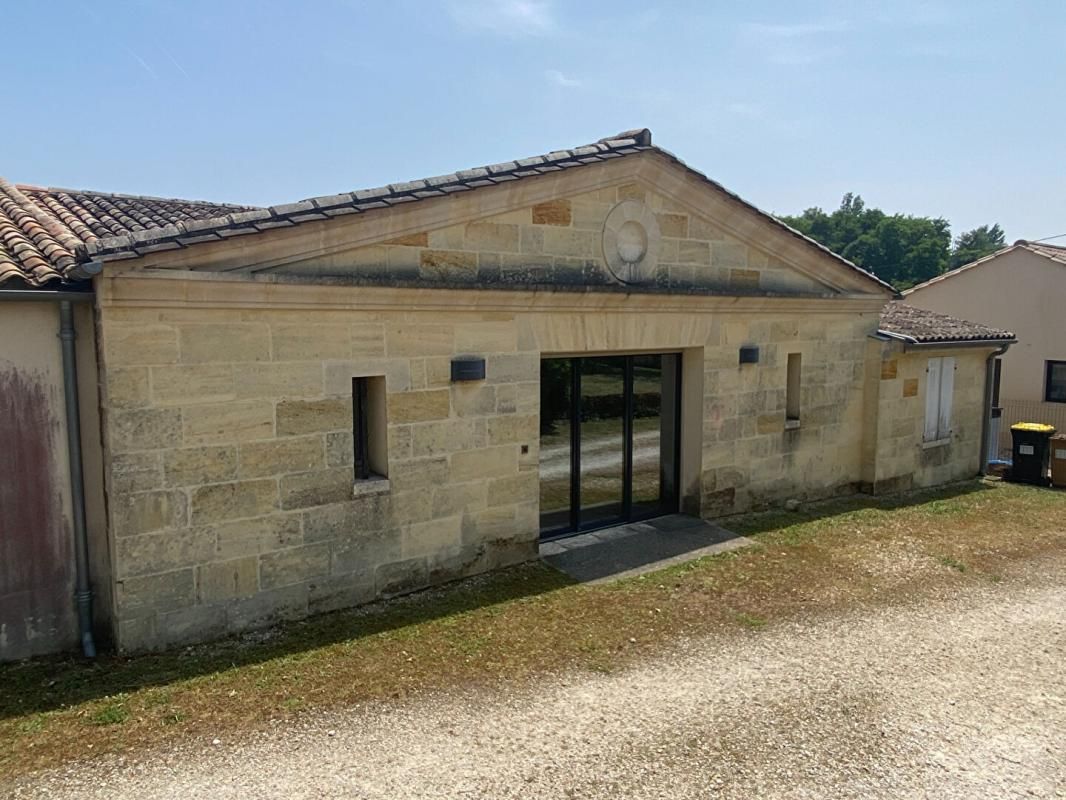 MONTAGNE Opportunité confidentielle et rarissime : un château viticole d'exception au coeur de Saint-Georges-Saint-Émilion 4
