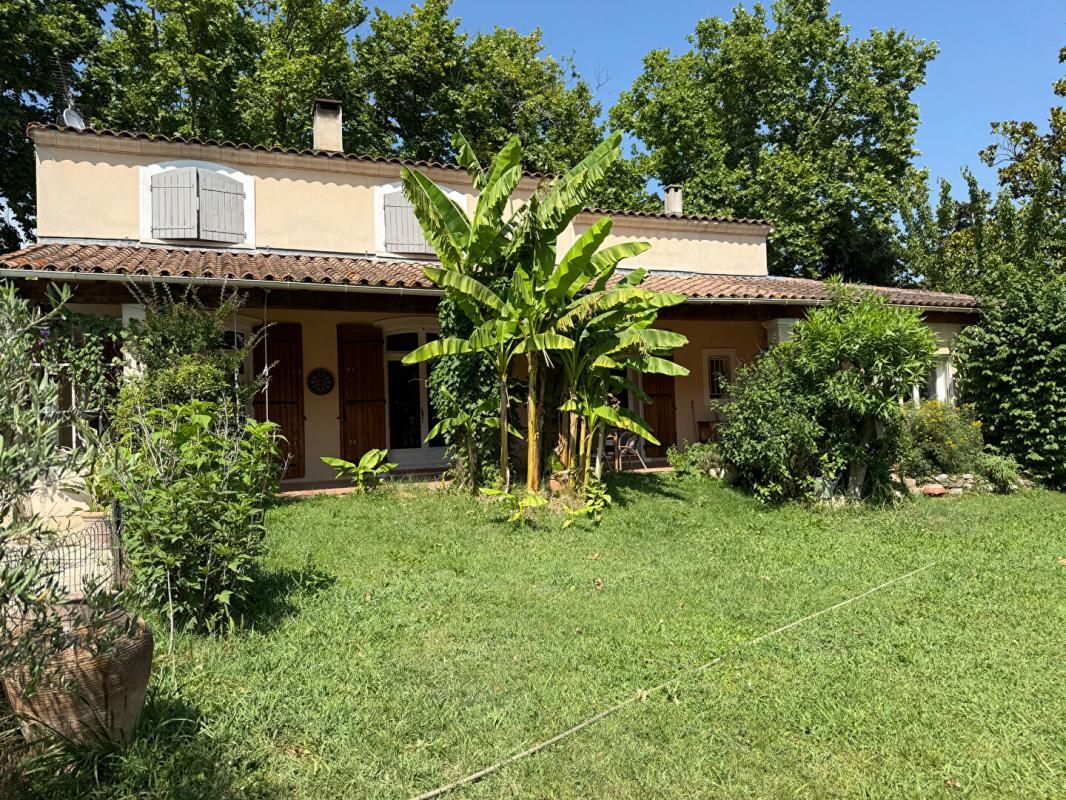 PARADOU Maison Paradou 6 pièce(s) 170 m2 - Piscine - Terrain 1400m2 1