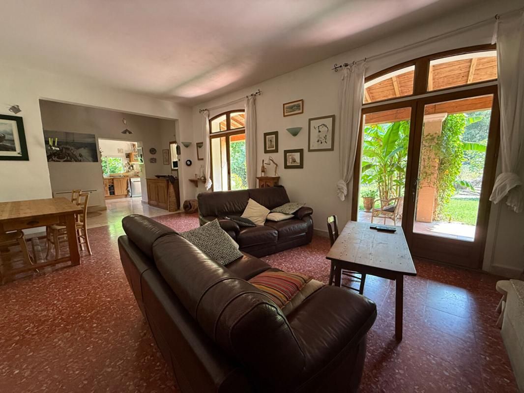 PARADOU Maison Paradou 6 pièce(s) 170 m2 - Piscine - Terrain 1400m2 4