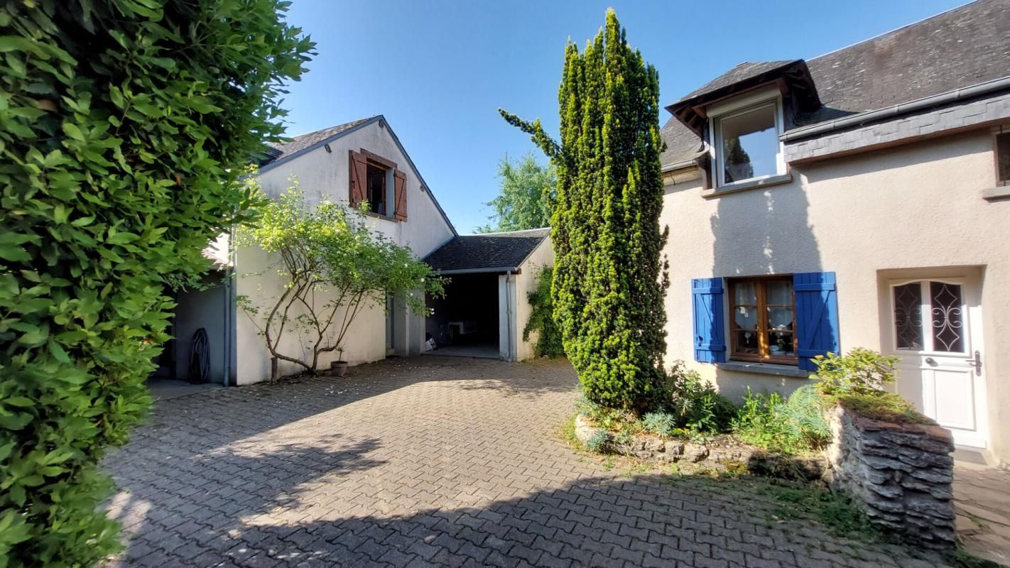 LONGERE -Parassy 8 pièce(s) 214 m2