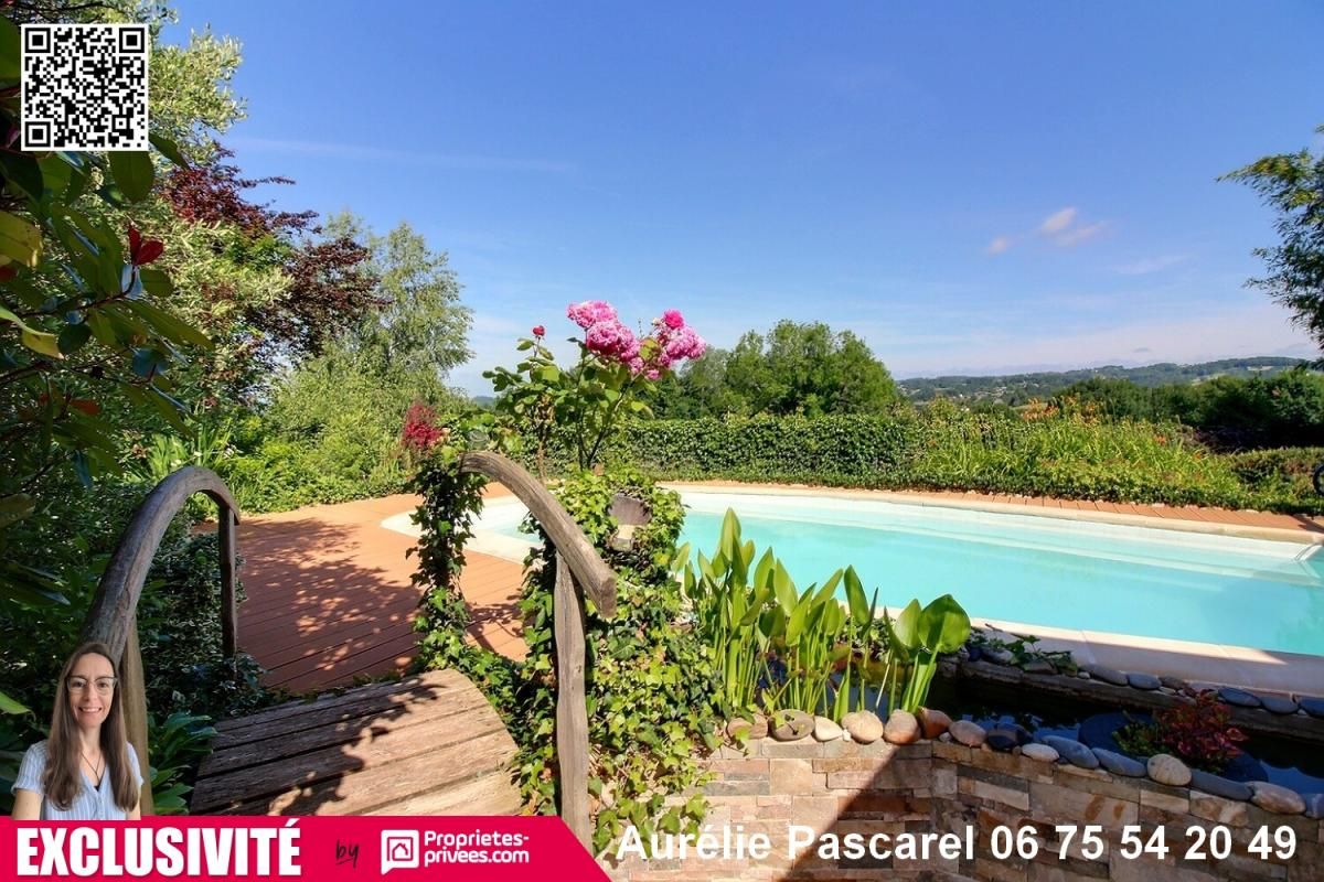 Maison familiale T7 de 195 m2 - 5 chambres dont 1 en plain pied - PISCINE et GARAGE double et Combles, terrain arboré 2000m² / MALEMORT