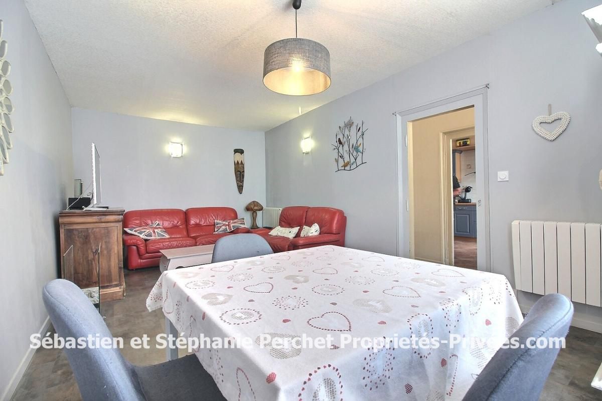 Maison centre ville Patay 127 m2 3 chambres avec 3 garages sur 246 m2 de terrain