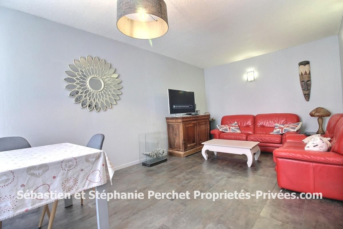 PATAY Maison centre ville Patay 127 m2 3 chambres avec 3 garages sur 246 m2 de terrain 2