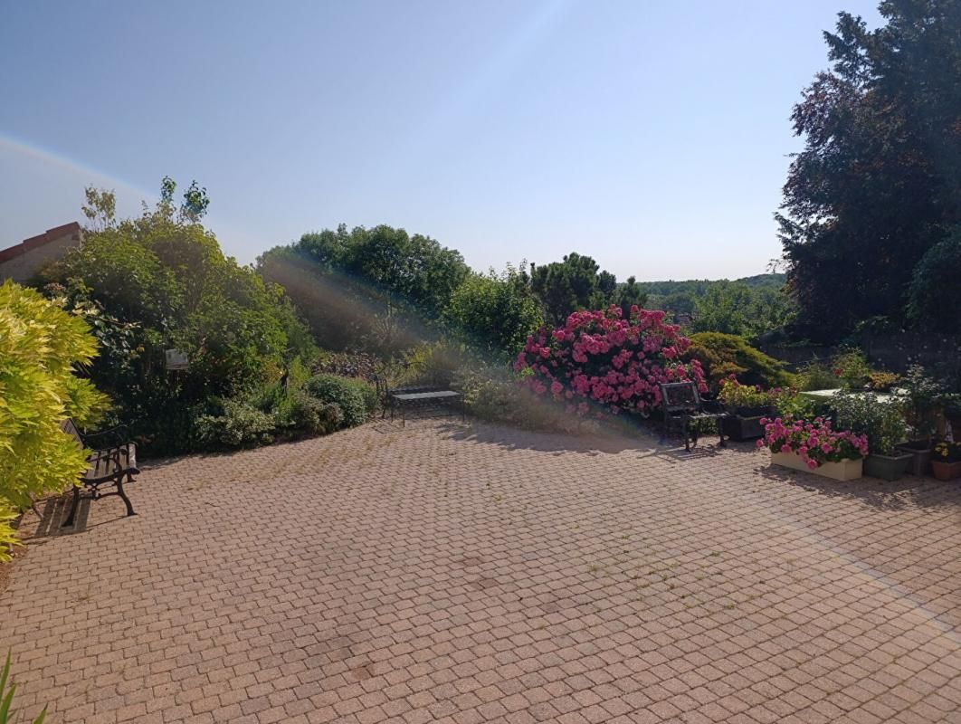 COMBS-LA-VILLE Charmante maison familiale de 5 pièces 100 m2 4