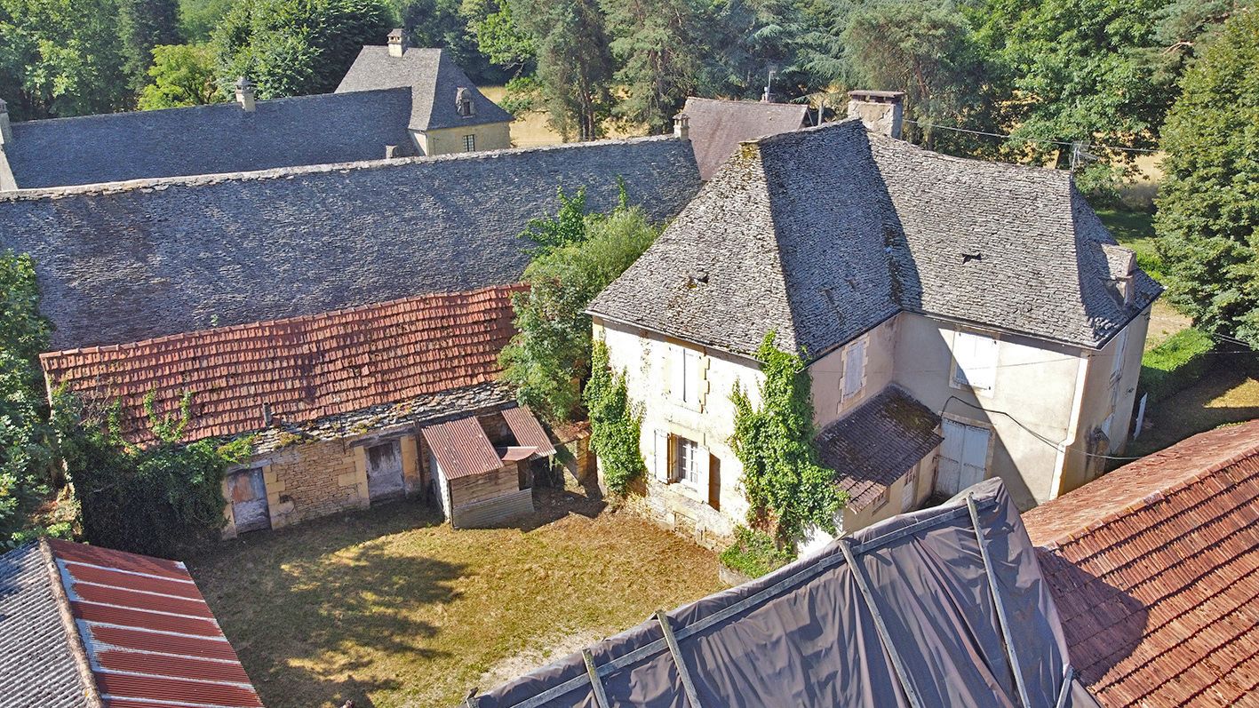 SAINT-CREPIN-ET-CARLUCET Corps de ferme Saint Crepin et Carlucet 6 pièce(s) 149 m2 2
