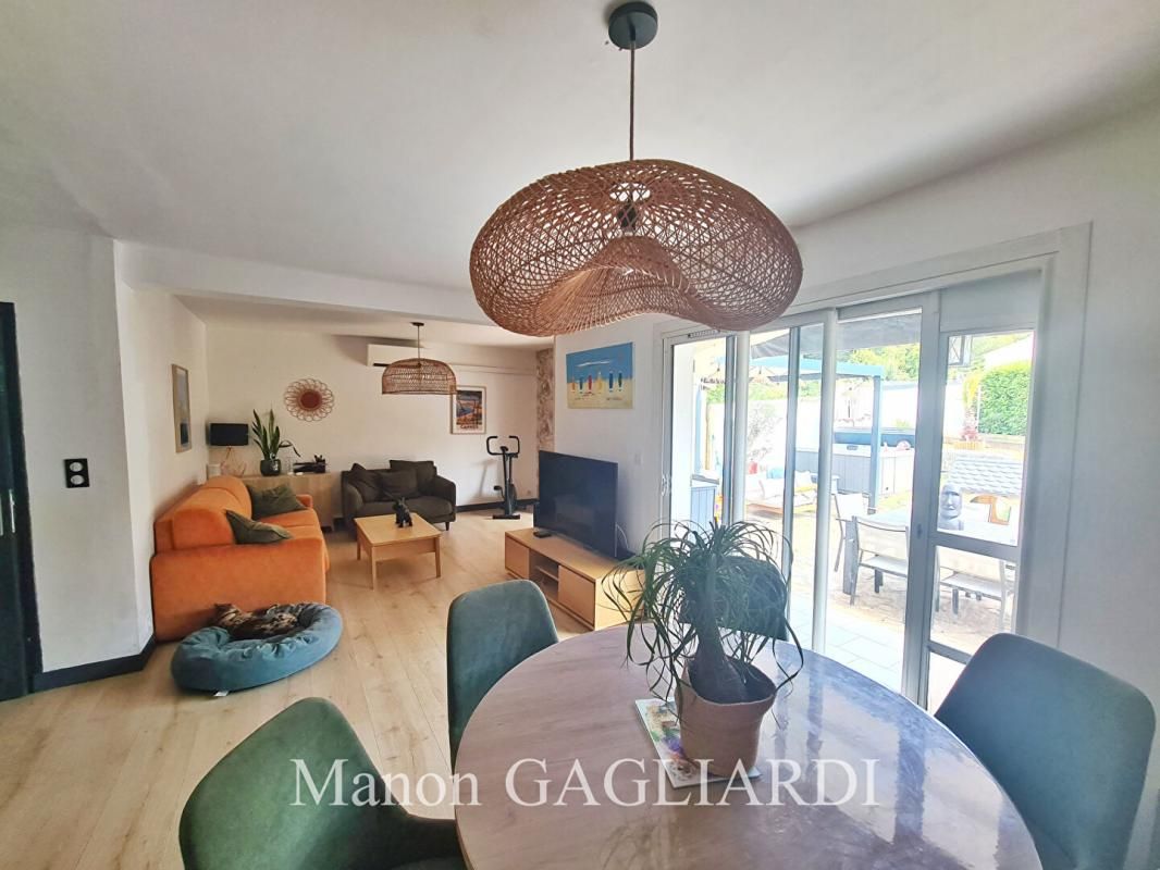 SIX-FOURS-LES-PLAGES PROCHE CENTRE VILLE- VILLA T5 RENOVEE - AU CALME AVEC JARDIN 4