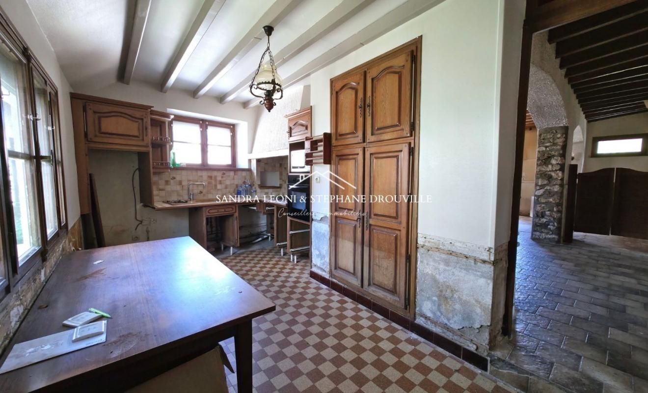 GALLARDON PROCHE GALLARDON - MAISON DE 122m², 5 PIECES, 3 CHAMBRES. GROS POTENTIEL 4