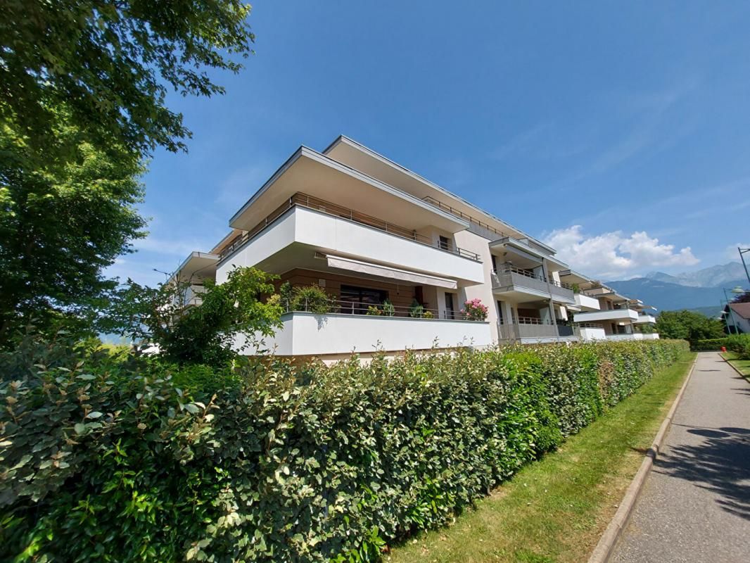 St Jorioz centre, Résidence L'Évidence, Appartement T3 de 65m² avec terrasse, cave et garage