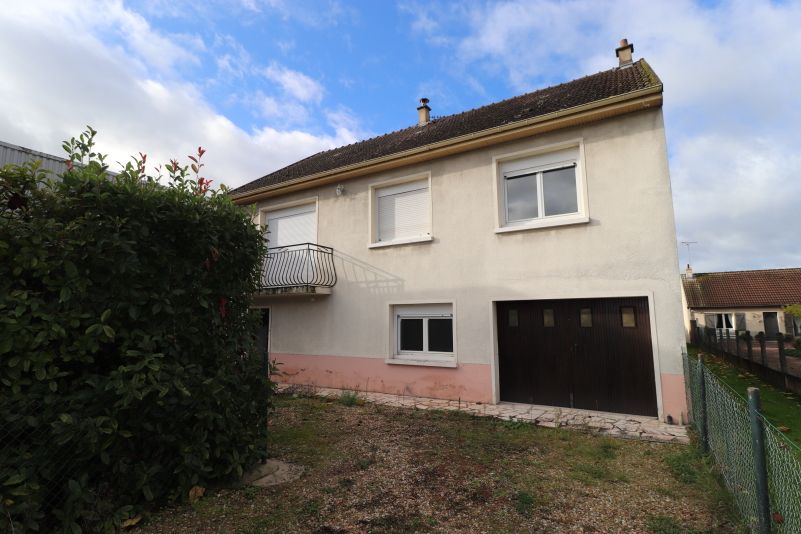 VARENNES-VAUZELLES Maison  5 pièce(s) 109m2 1