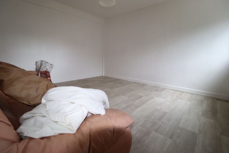 VARENNES-VAUZELLES Maison  5 pièce(s) 109m2 4