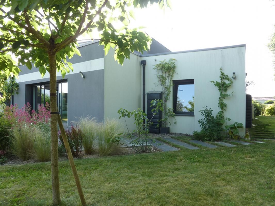 LA TESSOUALLE Maison La Tessoualle 192 m2 2