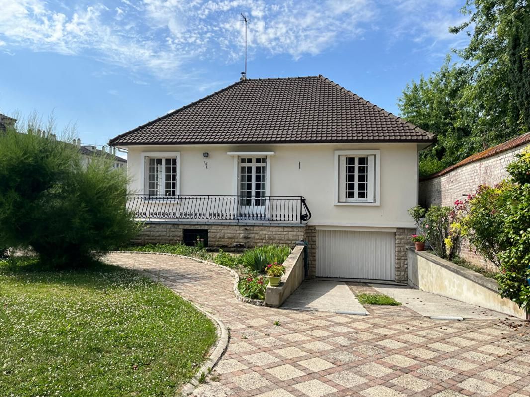 NOYON Maison Noyon 4 pièce(s) 97 m2 - Terrain 901m² - Sous-sol 2