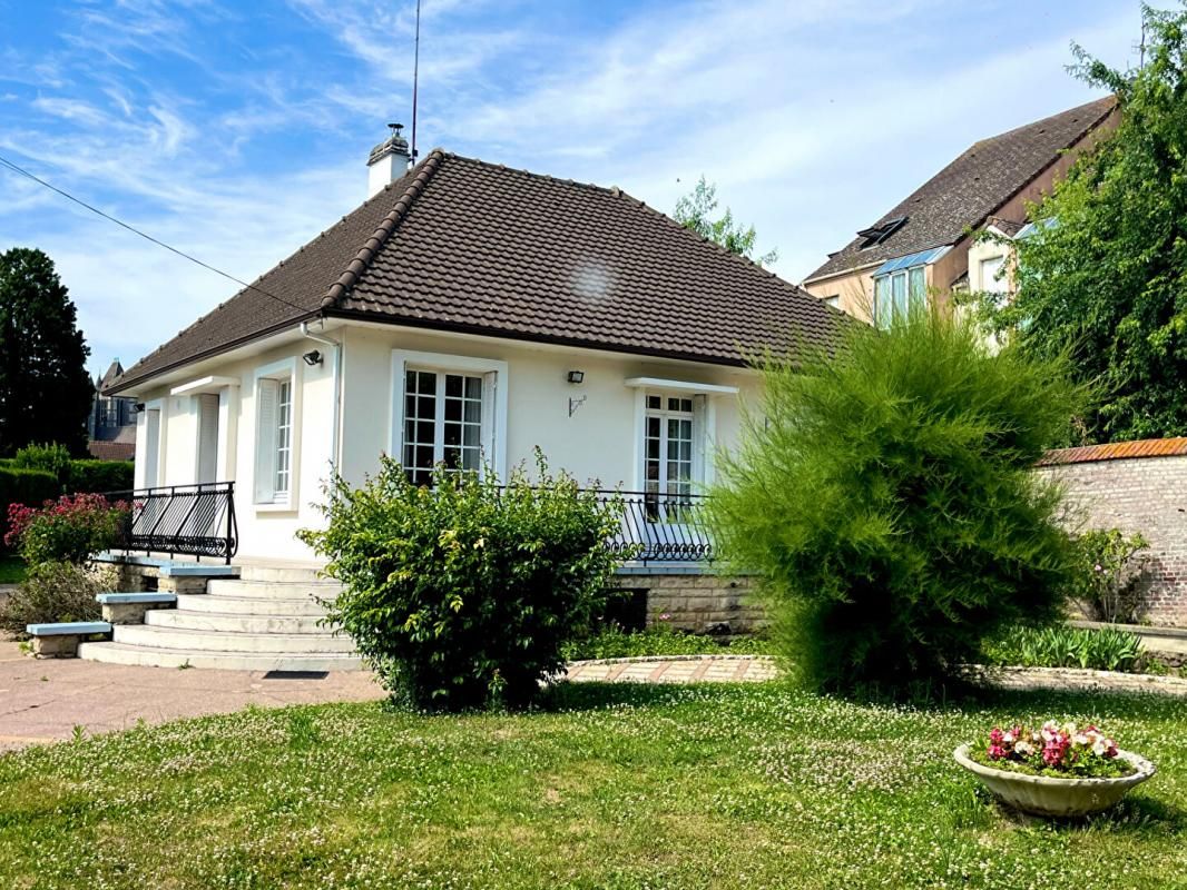 NOYON Maison Noyon 4 pièce(s) 97 m2 - Terrain 901m² - Sous-sol 3