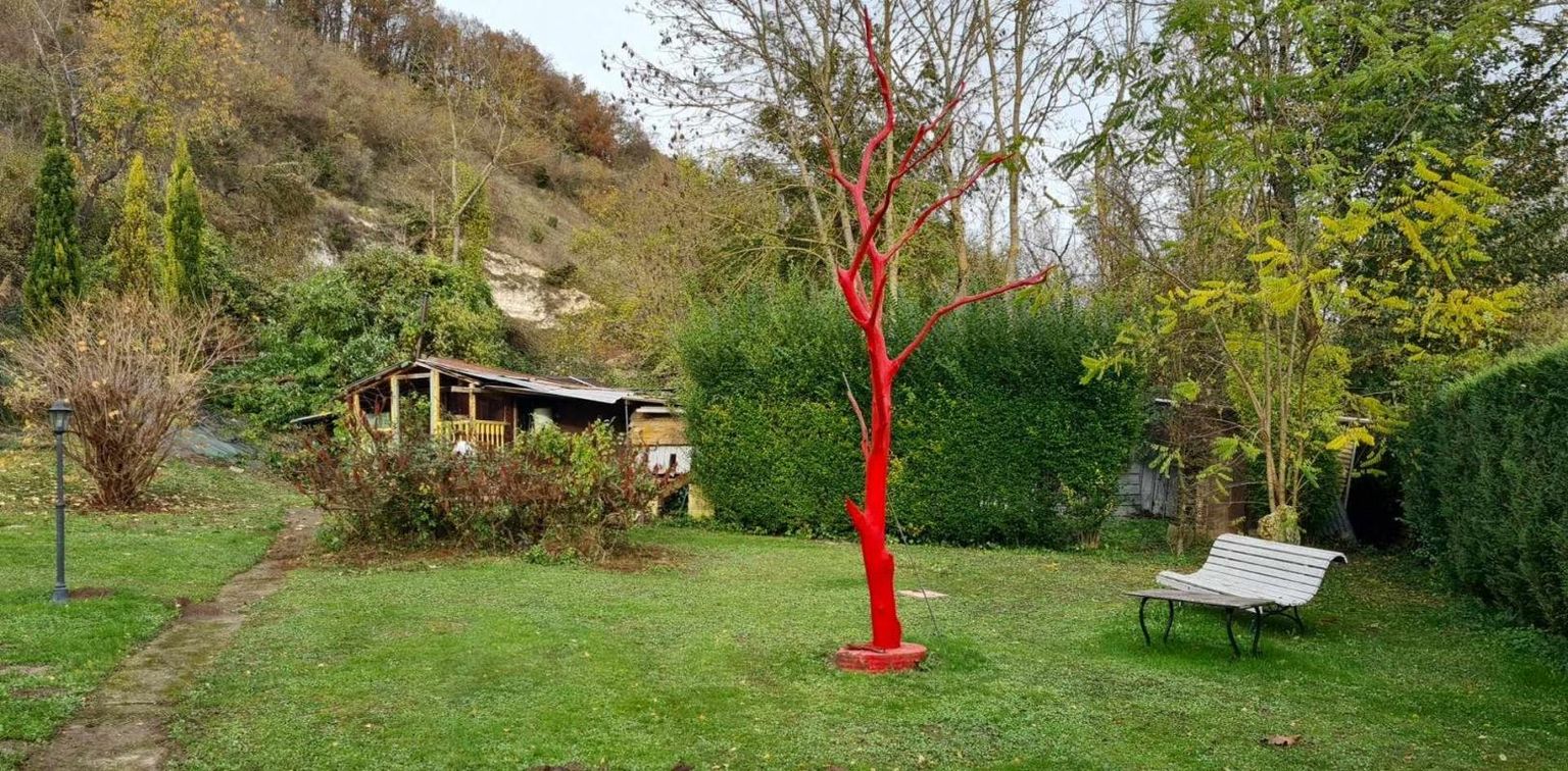 BERNIERES-SUR-SEINE Tosny - Maison avec vue sur Seine de 110 m2 - Trois chambres- sur un terrain clos de 8.242 m2 - Prix : 201.000 4